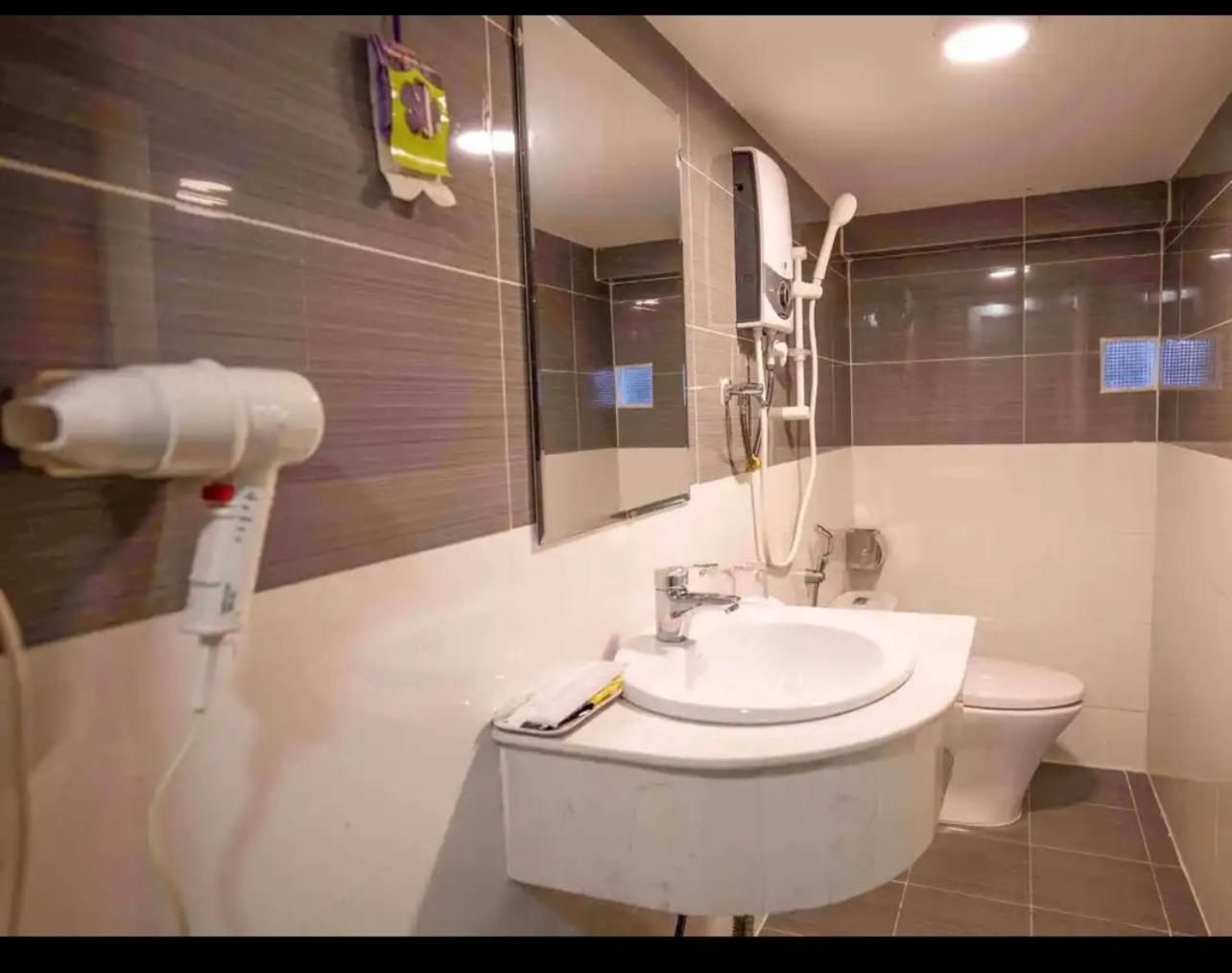 Q-Center Dalat Hotell Eksteriør bilde